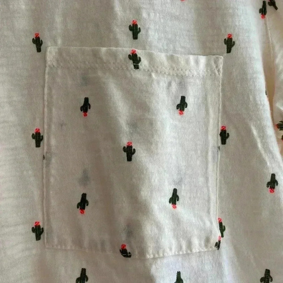 Old Navy Boyfriend Tee with Pocket, Cactus Print T-Shirt, Size M - Picture 11 of 16